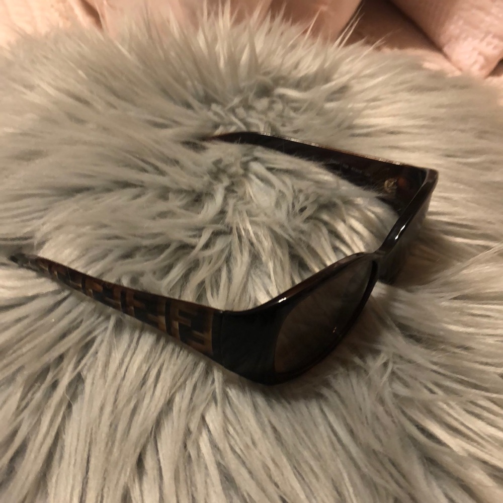 Fendi sun glasses